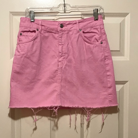 Topshop Dresses & Skirts - Topshop MOTO pink miniskirt - size 6